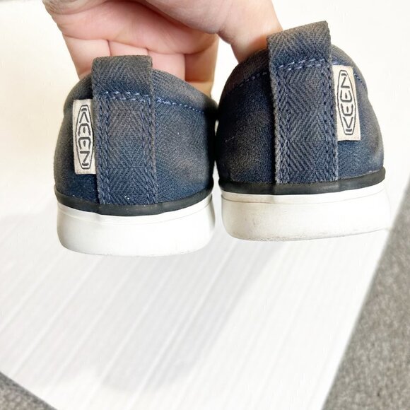 🌷SALE Keen Elsa Slip On Sneakers Size 7.5 Navy Blue and White Canvas Fabric - Picture 4 of 10